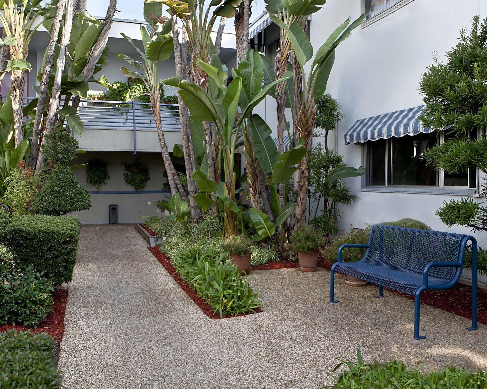 Travelodge Hotel At Lax Los Angeles Exterior photo